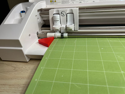 Easily load your Silhouette Cameo 3 Cutting Mats perfectly straight with this handy guide.